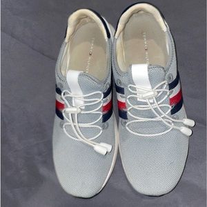 Grey Tommy Hilfiger women’s size 6 tennis shoes